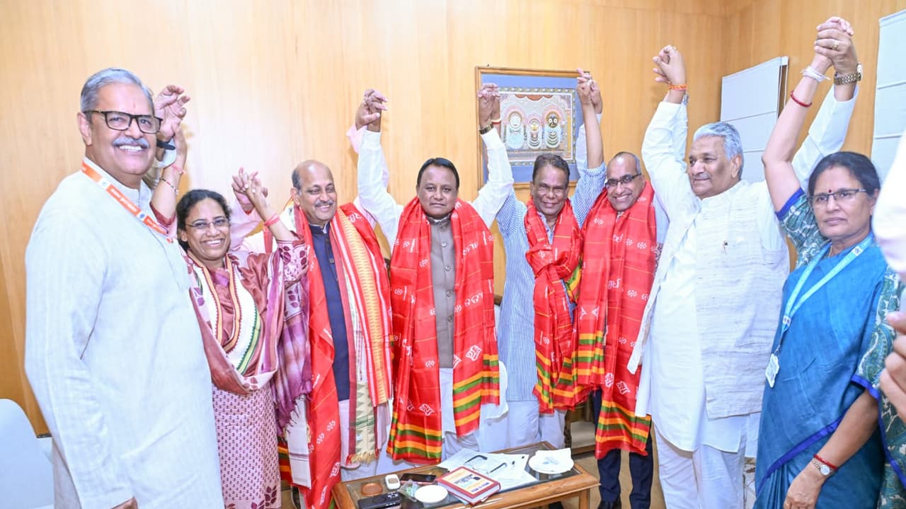 Odisha CM Mohan Charan Majhi with party winning candidates (Photo/@MohanMOdisha) Odisha CM Mohan Charan Majhi with party winning candidates (Photo/@MohanMOdisha)
