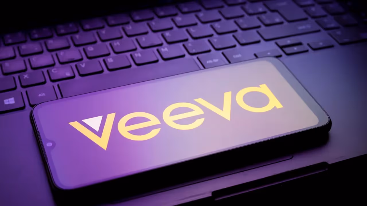 https://stocktwits.com/news articles/markets/equity/retail chatter soars as veeva systems stock surges 16 after hours on best first quarter ever/ch0AaohRbs6