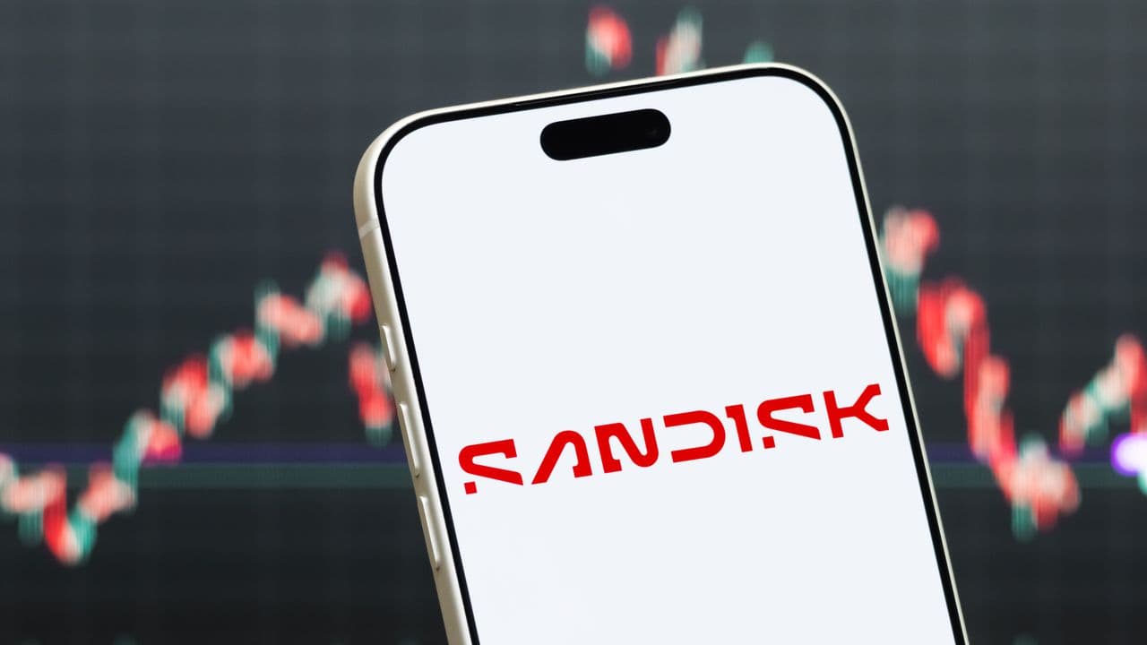 https://stocktwits.com/news articles/markets/equity/sndk stock rallies sandisk investor day 50 percent fcf margin/cZoqhx7RJL9 https://stocktwits.com/news articles/markets/equity/sndk stock rallies sandisk investor day 50 percent fcf margin/cZoqhx7RJL9