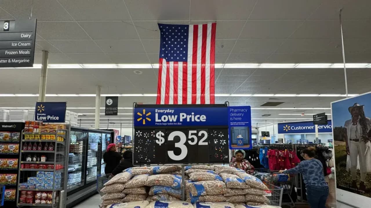 https://stocktwits.com/news-articles/markets/equity/walmart-vows-transparency-on-tariff-driven-price-changes-after-trump-criticism/chkDB2HRbD1