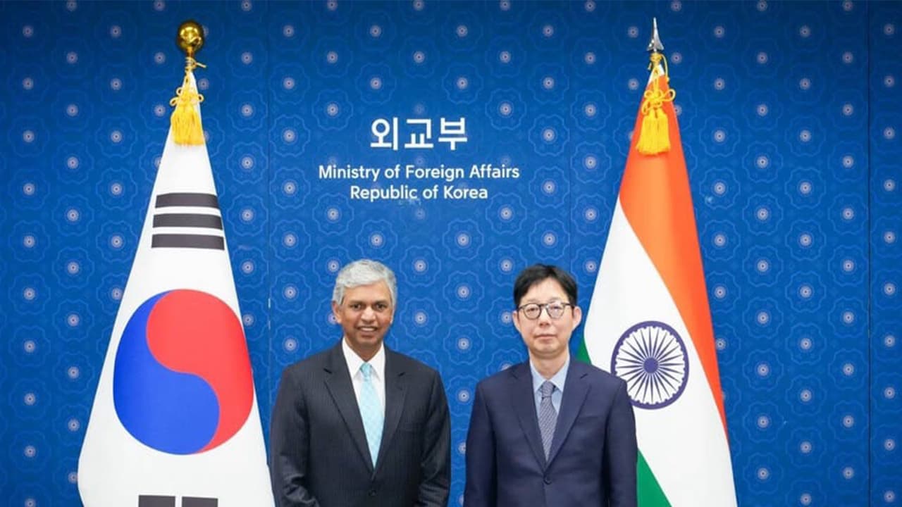 Secretary (East) P Kumaran co chairing the dialogue with Park Yoon joo, RoK's First Vice Foreign Minister of the Ministry of Foreign Affairs (Photo/X/@IndiainROK) Secretary (East) P Kumaran co chairing the dialogue with Park Yoon joo, RoK's First Vice Foreign Minister of the Ministry of Foreign Affairs (Photo/X/@IndiainROK)