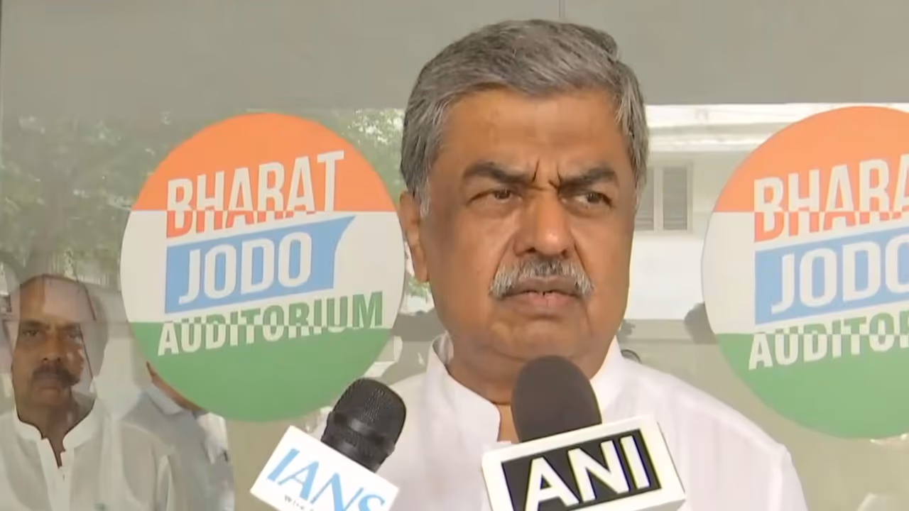 Karnataka Pradesh Congress Committee (KPCC) President BK Hariprasad (Photo/ANI) Karnataka Pradesh Congress Committee (KPCC) President BK Hariprasad (Photo/ANI)