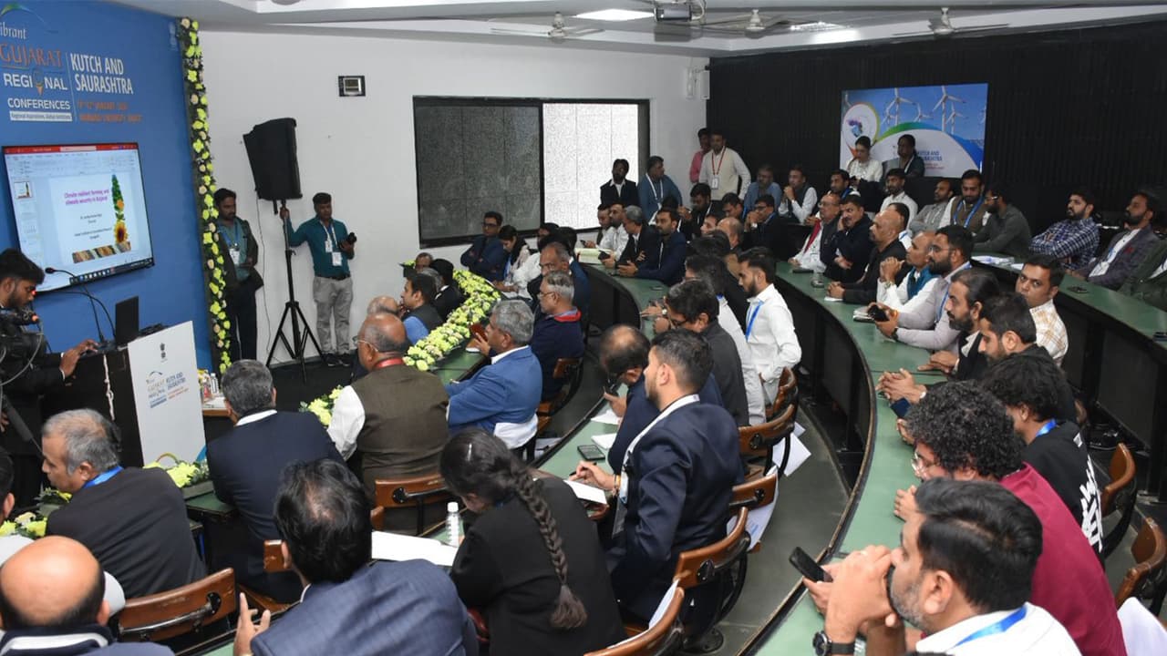 Vibrant Gujarat Regional Conference on oilseeds (Photo/Gujarat CMO) Vibrant Gujarat Regional Conference on oilseeds (Photo/Gujarat CMO)