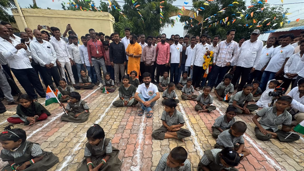 CJP founder Abhijeet Dipke with school students in Maharashtra (Photo/@abhijeet_dipke) CJP founder Abhijeet Dipke with school students in Maharashtra (Photo/@abhijeet_dipke)