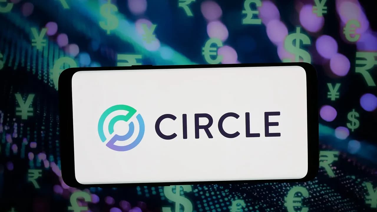 https://stocktwits.com/news articles/markets/equity/circle launches arc with black rock and visa a day after the senate blocked clarity act/cZtYnaBRBPi https://stocktwits.com/news articles/markets/equity/circle launches arc with black rock and visa a day after the senate blocked clarity act/cZtYnaBRBPi