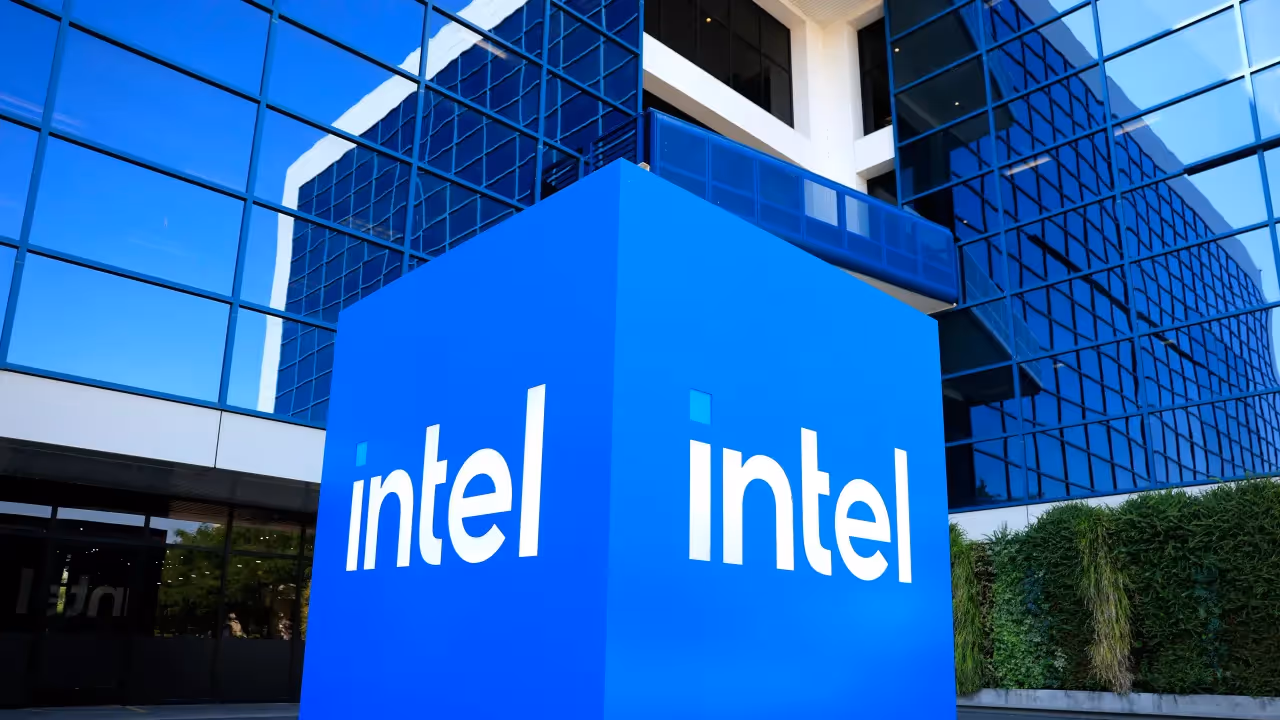 https://stocktwits.com/news articles/markets/equity/cramer slams intel as manufacturing ambitions falter/chr1CIbRd5E