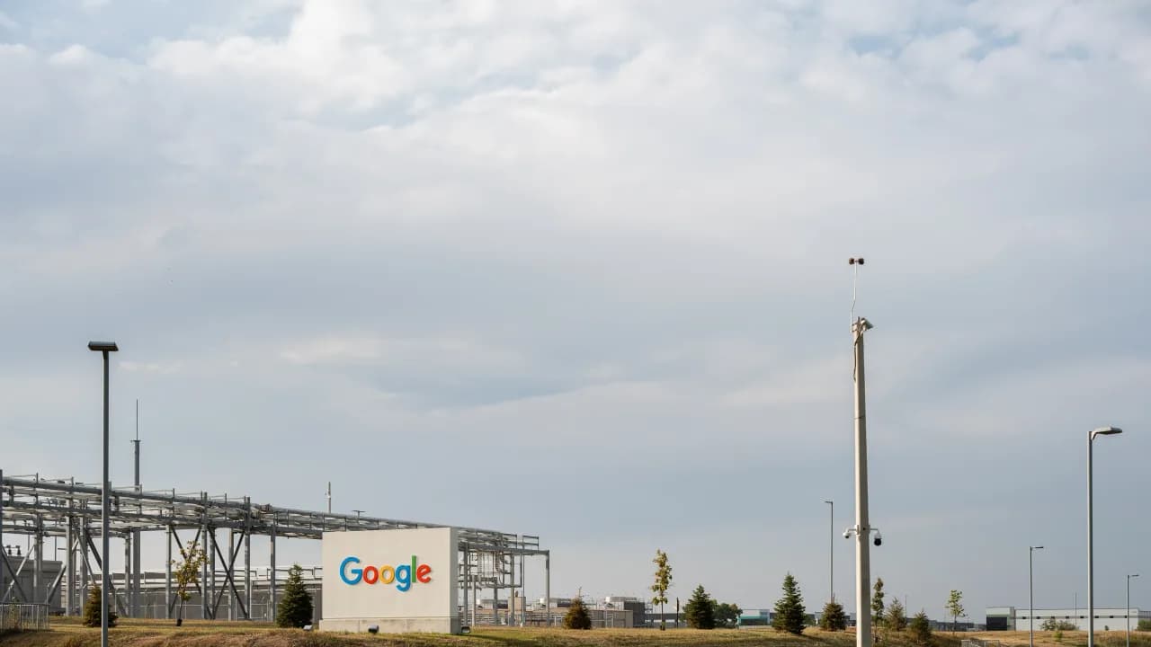 https://stocktwits.com/news articles/markets/equity/google pours 9 b into oklahoma cloud data center to boost america s ai edge/chsRcqqRdaG https://stocktwits.com/news articles/markets/equity/google pours 9 b into oklahoma cloud data center to boost america s ai edge/chsRcqqRdaG