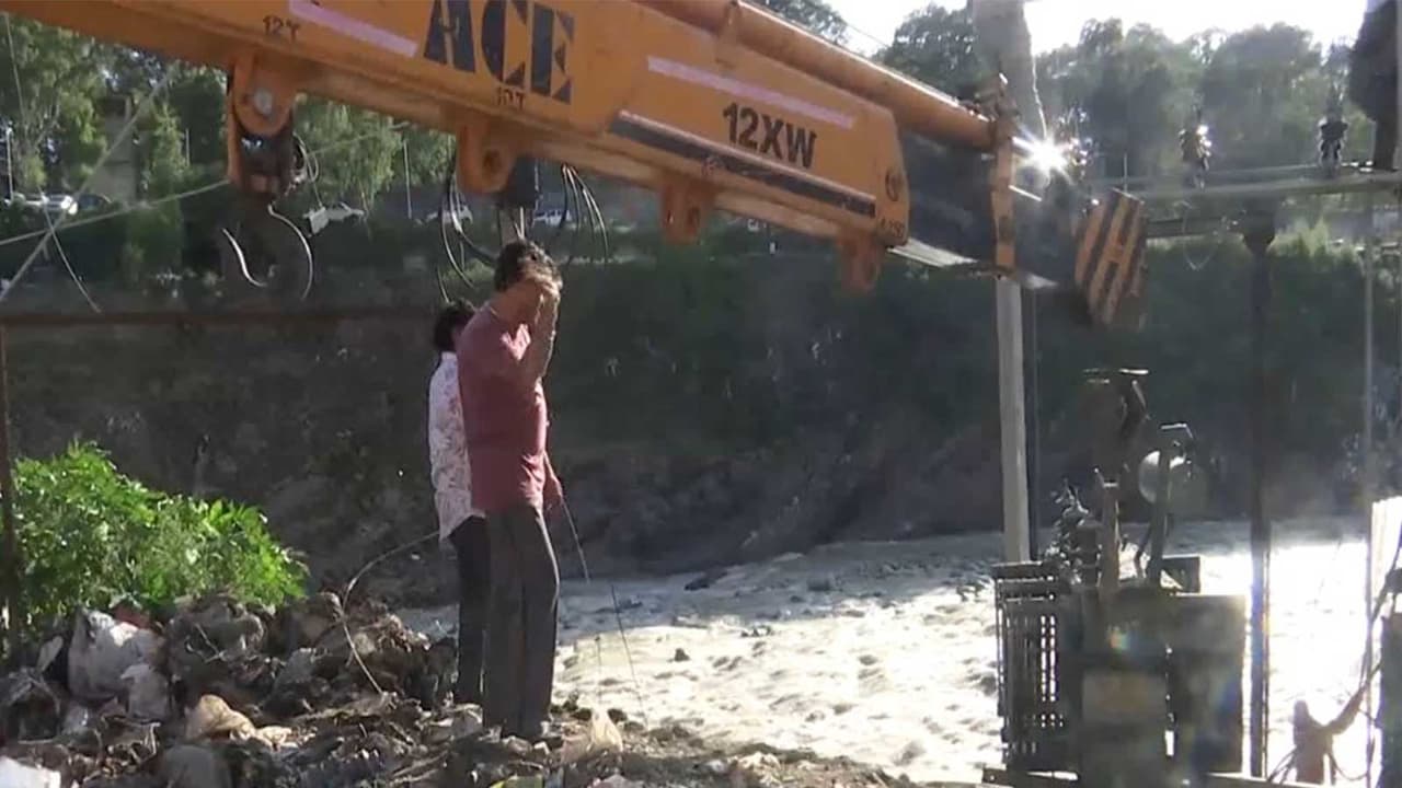 Power Development Department teams working to restore electricity supply (Photo/ANI) Power Development Department teams working to restore electricity supply (Photo/ANI)