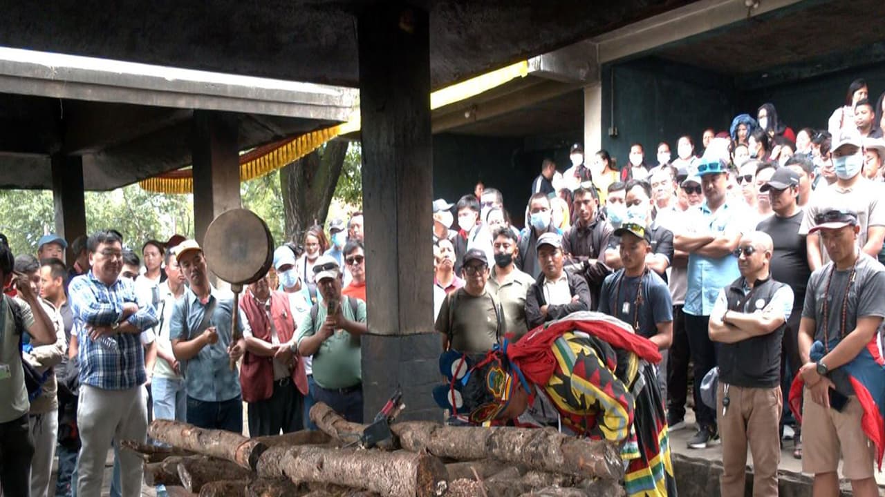 Last rites of Nepali mountaineer Pur Bahadur Gurung (Yukta) being performed at Swayambhu in Kathmandu. (Photo/ANI) Last rites of Nepali mountaineer Pur Bahadur Gurung (Yukta) being performed at Swayambhu in Kathmandu. (Photo/ANI)