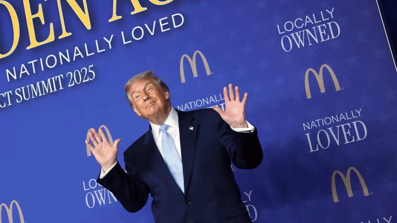 https://stocktwits.com/news articles/markets/equity/trump gives special thanks to mcdonalds for keeping prices in check/cLPNn7MREeZ