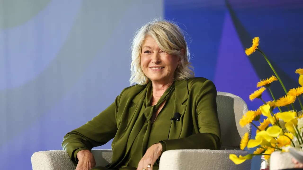 https://stocktwits.com/news articles/markets/equity/sydney sweeney lit up american eagles fall season now martha stewart is tasked with powering its holiday campaign/cL530bCREgu