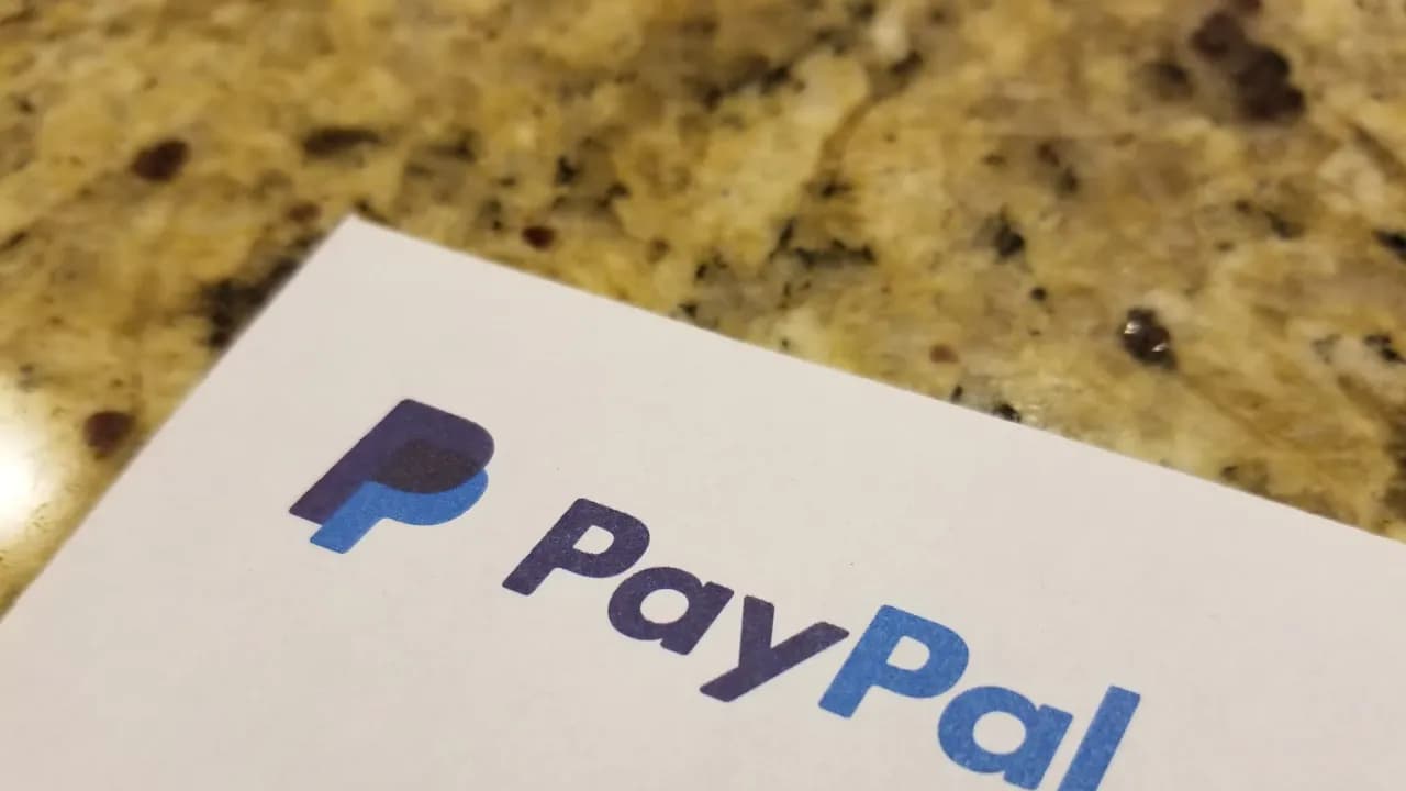 https://stocktwits.com/news articles/markets/equity/paypal_stock_falls_after_baird_cuts_rating_despite_youtube_integration_with_pyusd/cLICZnLREFw https://stocktwits.com/news articles/markets/equity/paypal_stock_falls_after_baird_cuts_rating_despite_youtube_integration_with_pyusd/cLICZnLREFw