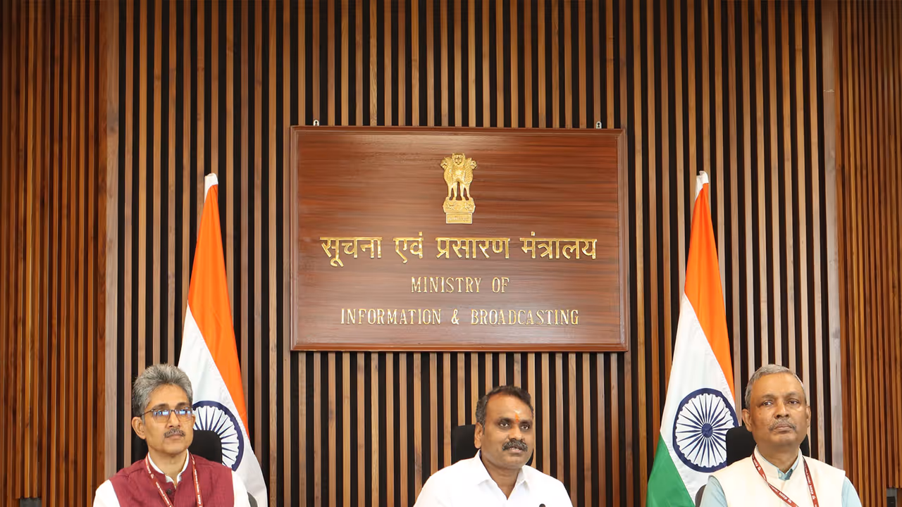 Union MoS Dr L Murugan chairs meeting for IFFI 2026 (Photo/X@MIB_India) Union MoS Dr L Murugan chairs meeting for IFFI 2026 (Photo/X@MIB_India)