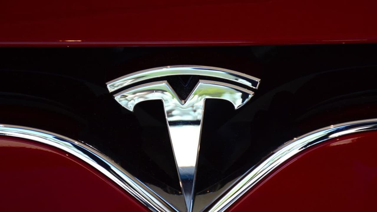 https://stocktwits.com/news articles/markets/equity/baird downgrades tesla stock june 2025/chlEayGRby5 https://stocktwits.com/news articles/markets/equity/baird downgrades tesla stock june 2025/chlEayGRby5