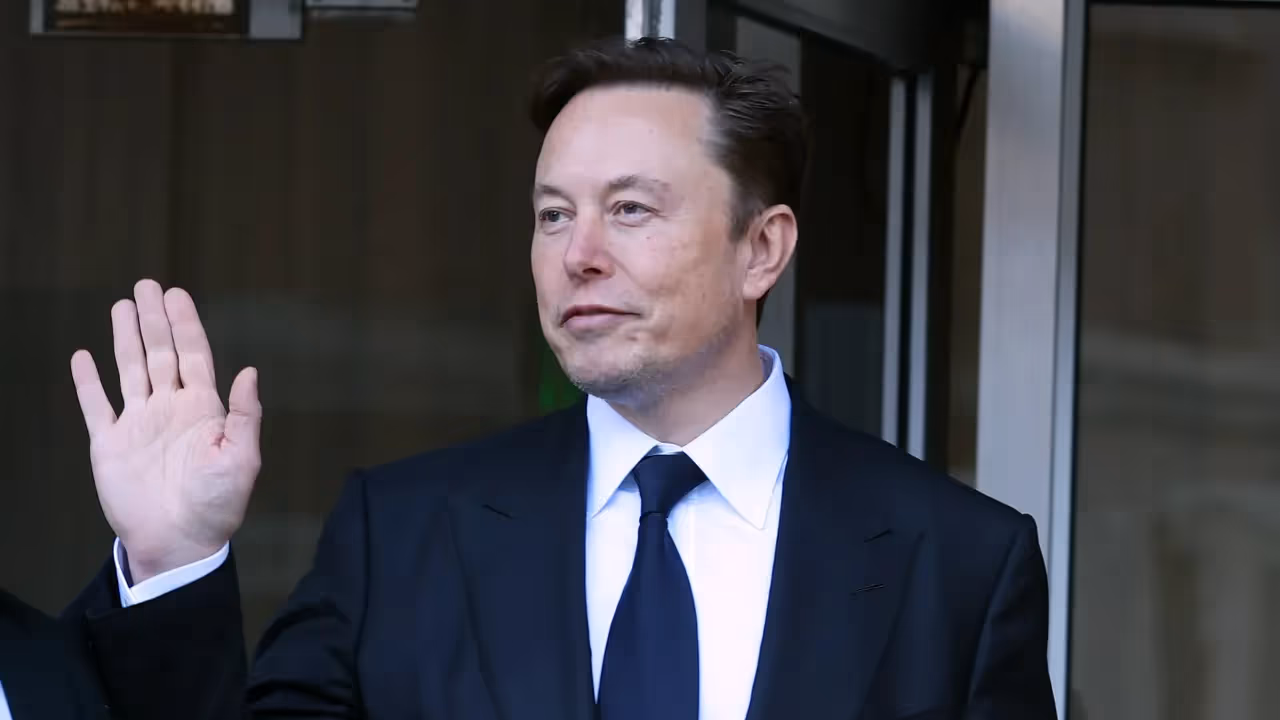 https://stocktwits.com/news articles/markets/equity/shane goodwin backs elon musk new compensation package/ch6mHh6R3m6