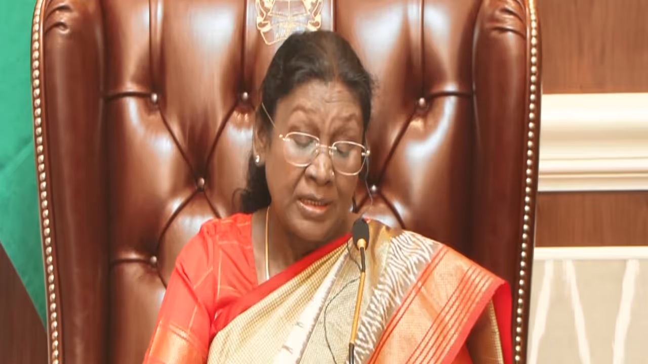 President Droupadi Murmu with Angolan President João Manuel Gonçalves Lourenço during bilateral talks in Luanda. (Photo/ANI) President Droupadi Murmu with Angolan President João Manuel Gonçalves Lourenço during bilateral talks in Luanda. (Photo/ANI)