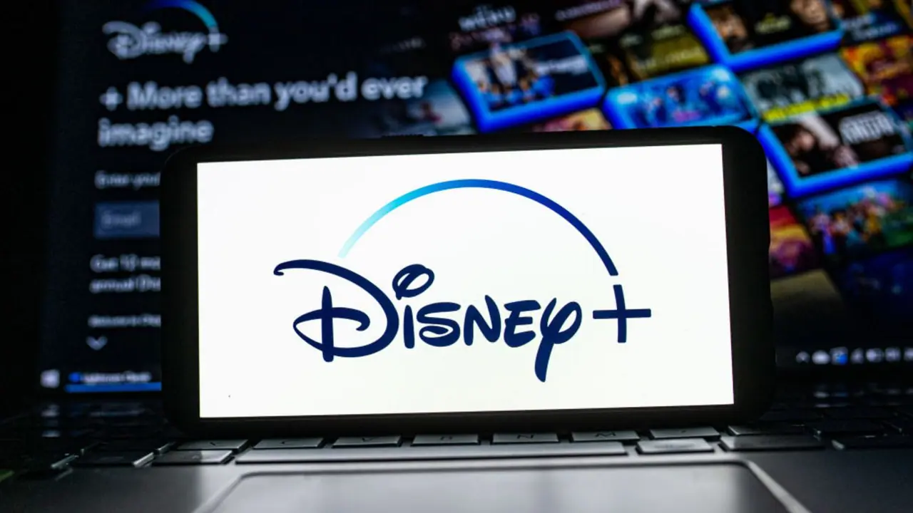 Disney Stock Drops Below $100 As Recession Fears Intensify: Retail Stays Bearish Disney Stock Drops Below $100 As Recession Fears Intensify: Retail Stays Bearish