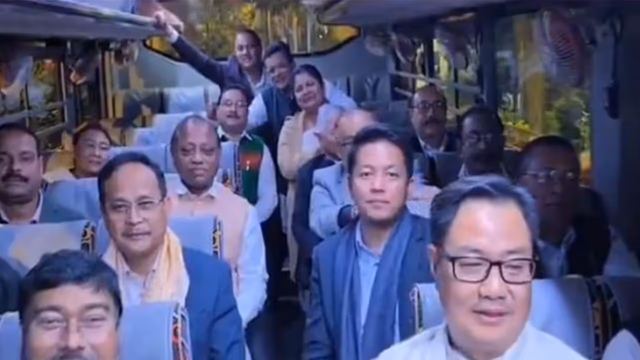 North East NDA MPs riding a bus to Prime Minister's residence (Photo: x/@KirenRijiju)