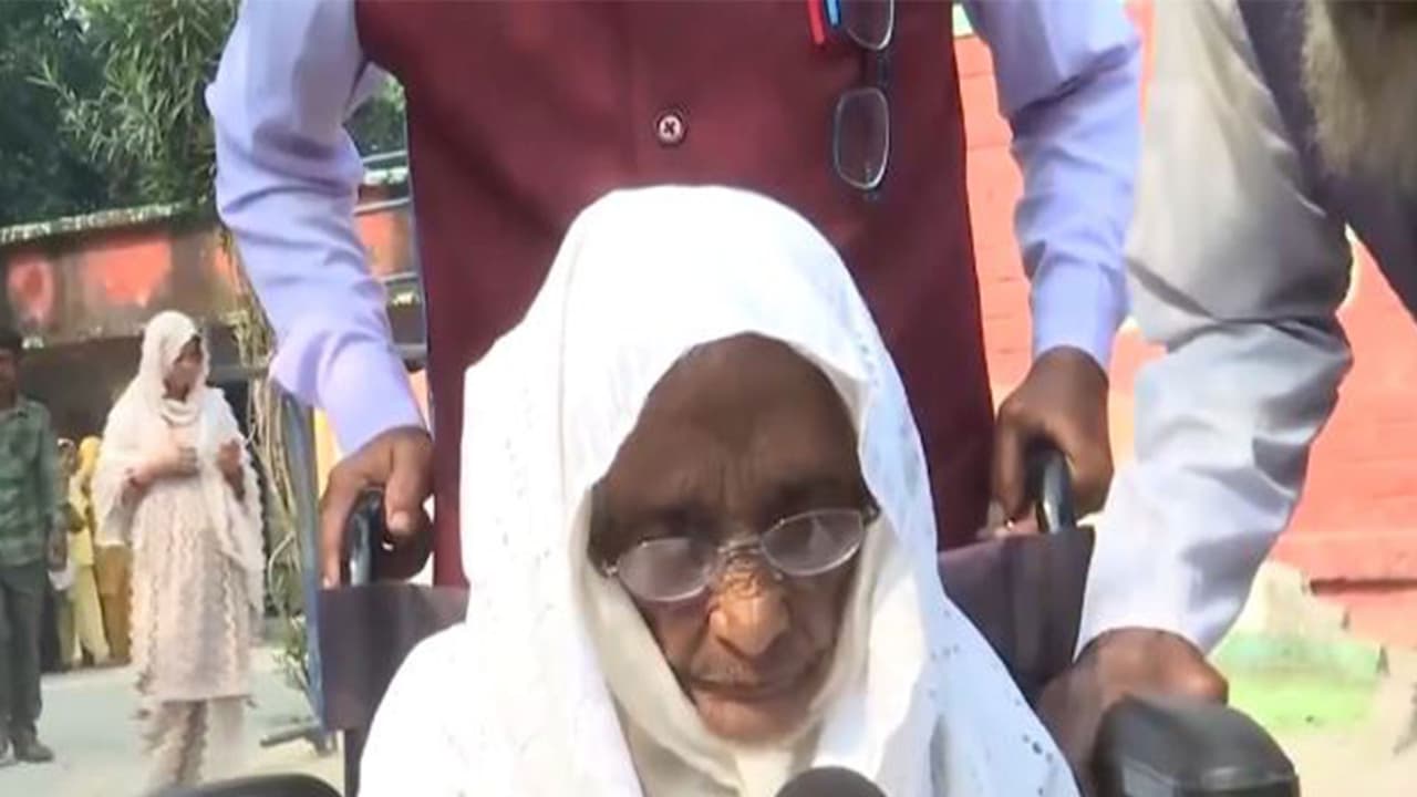 Nasima Khatun cast her vote at Chhatapur assembly constituency (Photo/ANI) Nasima Khatun cast her vote at Chhatapur assembly constituency (Photo/ANI)