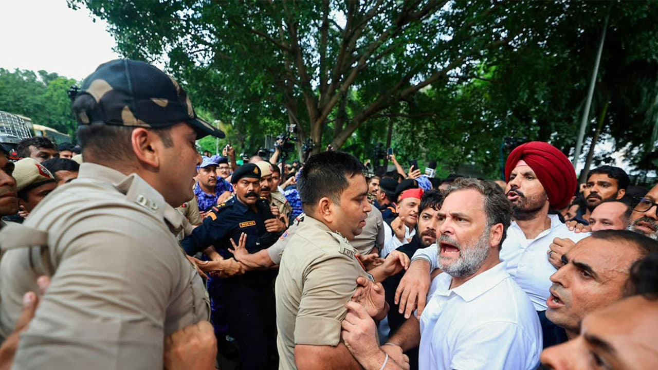 Rahul Gandhi at Congress' protest at Lok Kalyan Marg (Photo/ANI) Rahul Gandhi at Congress' protest at Lok Kalyan Marg (Photo/ANI)