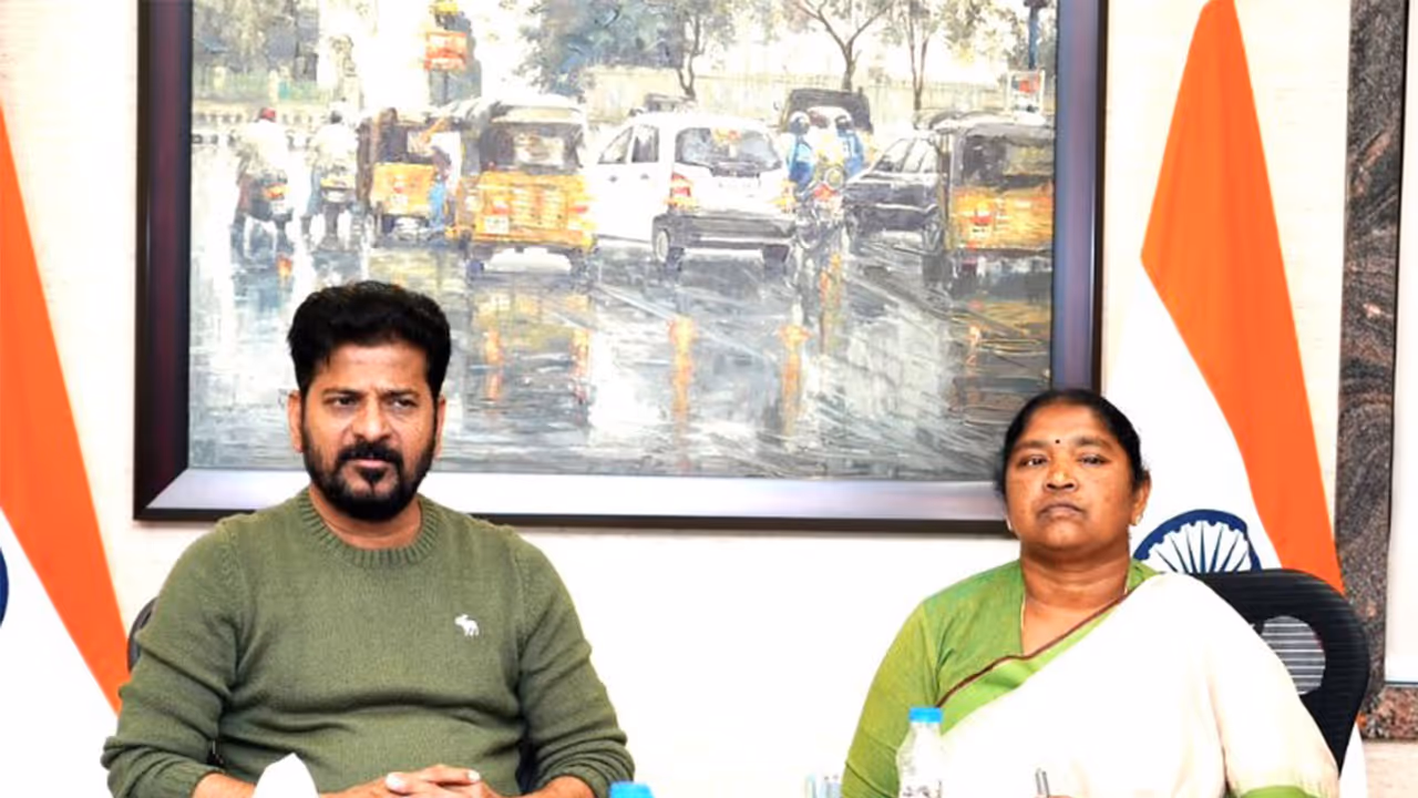 Telangana Chief Minister A Revanth Reddy along with Minister Seethakka (Photo/X/TelanganaCMO) Telangana Chief Minister A Revanth Reddy along with Minister Seethakka (Photo/X/TelanganaCMO)