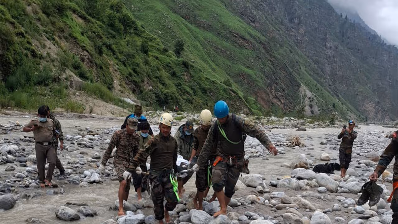 Indian Army recovers body of Havildar Pankaj after 12 day search in Joshimath's Tamak Nala (Photo/X@PRODefDehradun) Indian Army recovers body of Havildar Pankaj after 12 day search in Joshimath's Tamak Nala (Photo/X@PRODefDehradun)