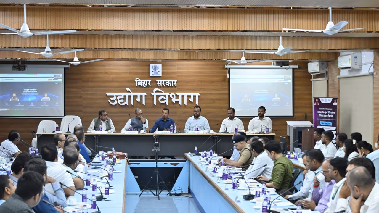 Bihar Industries Department Secretary Kundan Kumar and senior officials preside over the launch meeting of the revamped Single Window Clearance Portal in Patna (Photo/CMO) Bihar Industries Department Secretary Kundan Kumar and senior officials preside over the launch meeting of the revamped Single Window Clearance Portal in Patna (Photo/CMO)