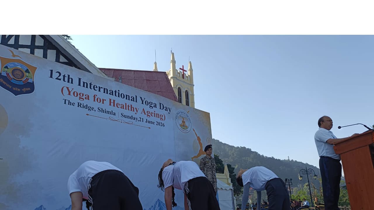 Foreign tourists, students participates in yoga event, (Photo/ANI) Foreign tourists, students participates in yoga event, (Photo/ANI)