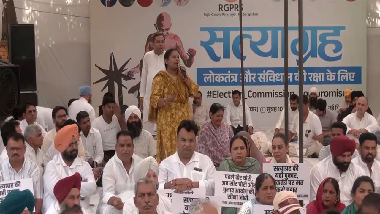 Congress hold 'Satyagraha' protest at Jantar Mantar (Photo/ANI) Congress hold 'Satyagraha' protest at Jantar Mantar (Photo/ANI)