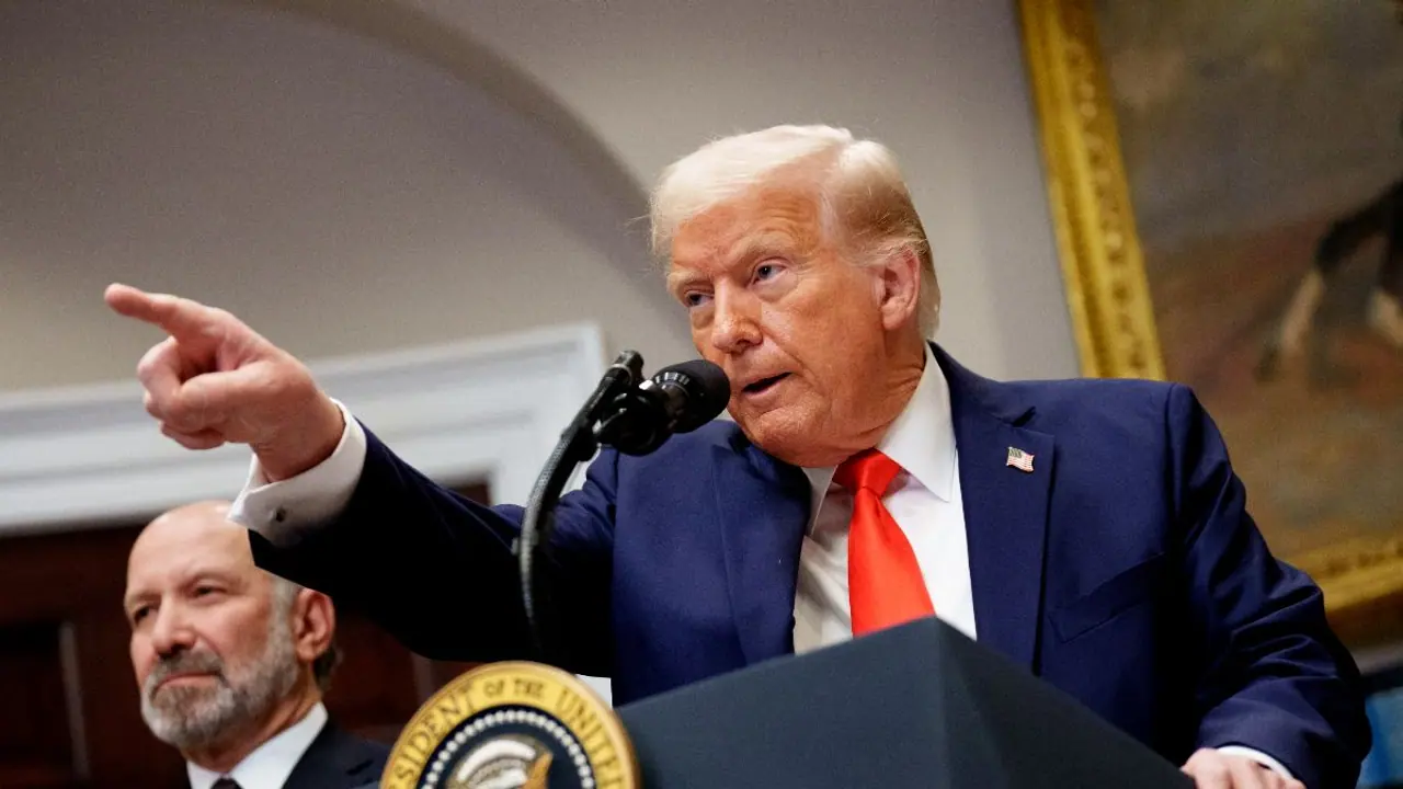 Donald Trump’s Comments At Crypto Summit Leave Retail Divided – Bitcoin Slumps While AVAX, DOGE, SOL Lead Losses