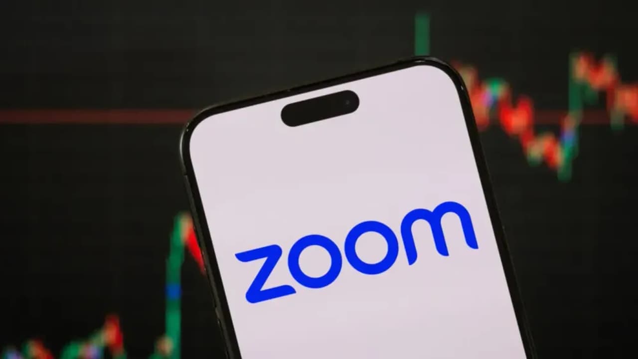 https://stocktwits.com/news articles/markets/equity/zoom stock in spotlight ahead of q3 report/cL5bdV6REfu https://stocktwits.com/news articles/markets/equity/zoom stock in spotlight ahead of q3 report/cL5bdV6REfu
