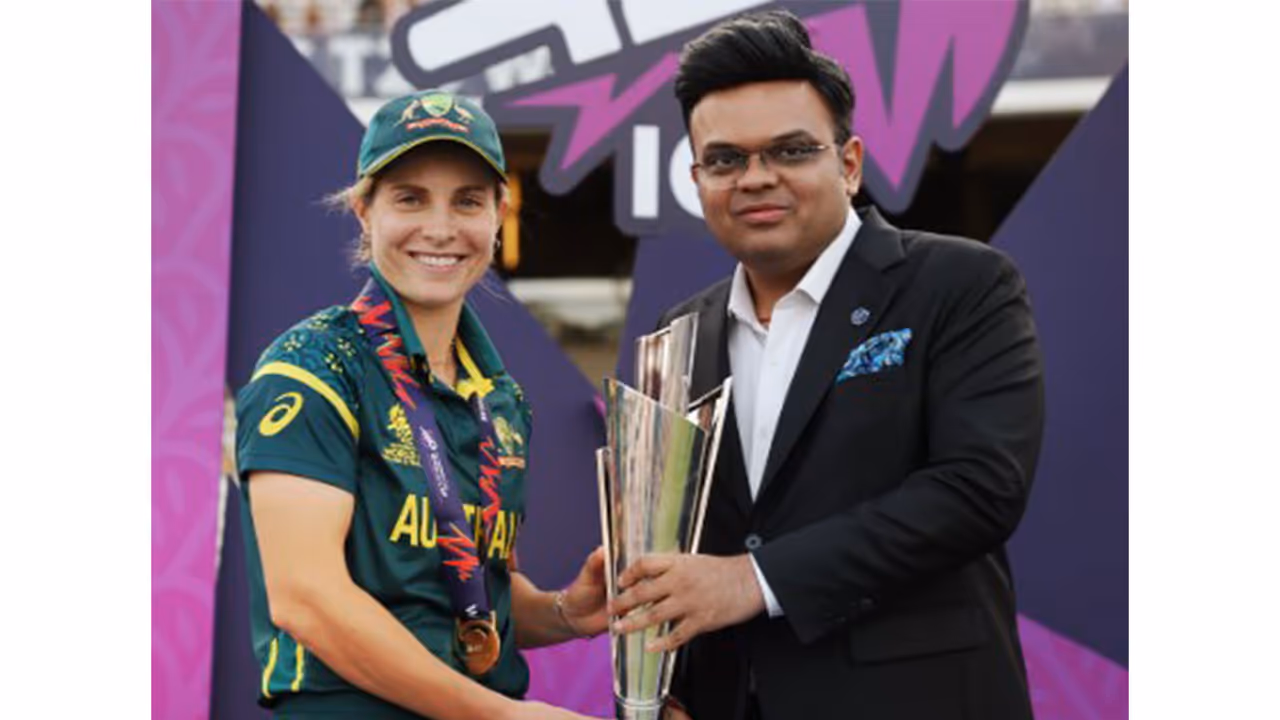 ICC Chairman Jay Shah presenting ICC Women's T20 World Cup 2026 trophy to Australian team captain Sophie Molinuex (Photo: X/ @JayShah) ICC Chairman Jay Shah presenting ICC Women's T20 World Cup 2026 trophy to Australian team captain Sophie Molinuex (Photo: X/ @JayShah)
