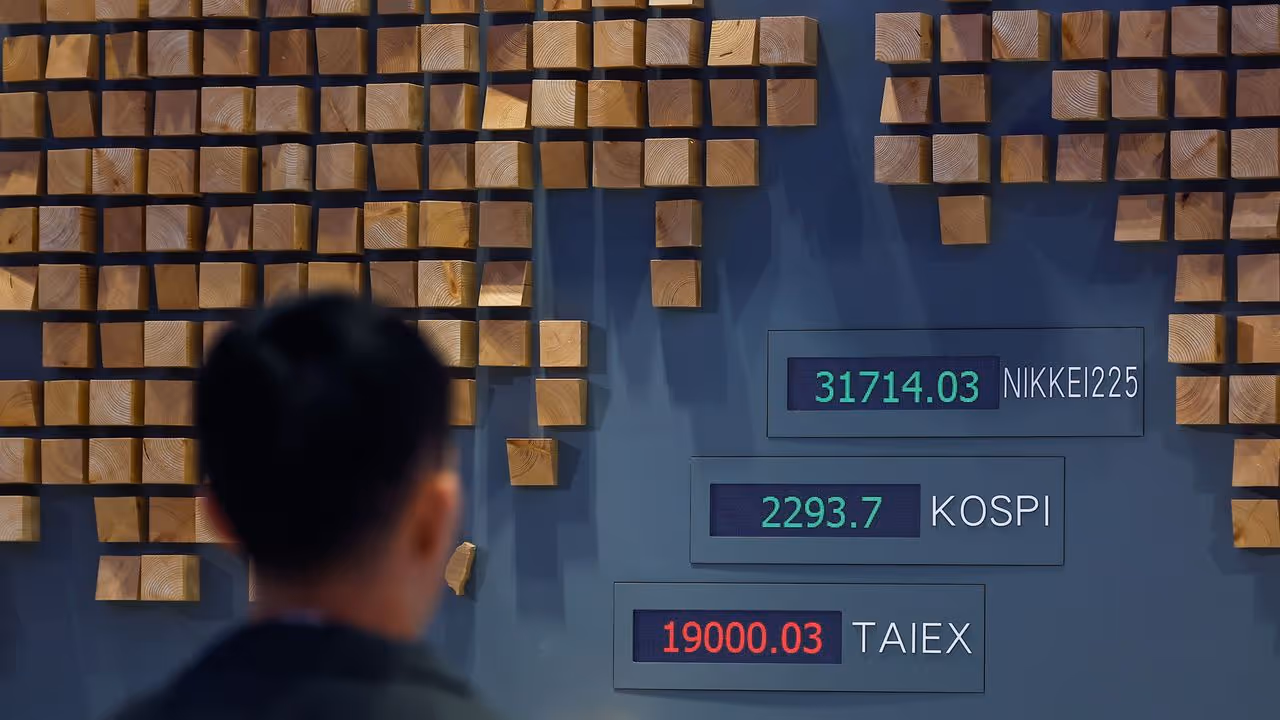 https://stocktwits.com/news articles/markets/equity/stocktwits passport portfolio spy dia edge higher in october beating qqq and asian stocks amid tech volatility/cZUhk6SR9Ry https://stocktwits.com/news articles/markets/equity/stocktwits passport portfolio spy dia edge higher in october beating qqq and asian stocks amid tech volatility/cZUhk6SR9Ry