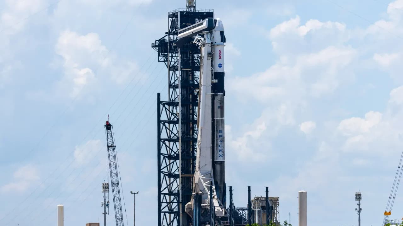 https://stocktwits.com/news articles/markets/equity/spacex launches crew 11 astronauts to iss for nasa/chrE53lRdbA https://stocktwits.com/news articles/markets/equity/spacex launches crew 11 astronauts to iss for nasa/chrE53lRdbA