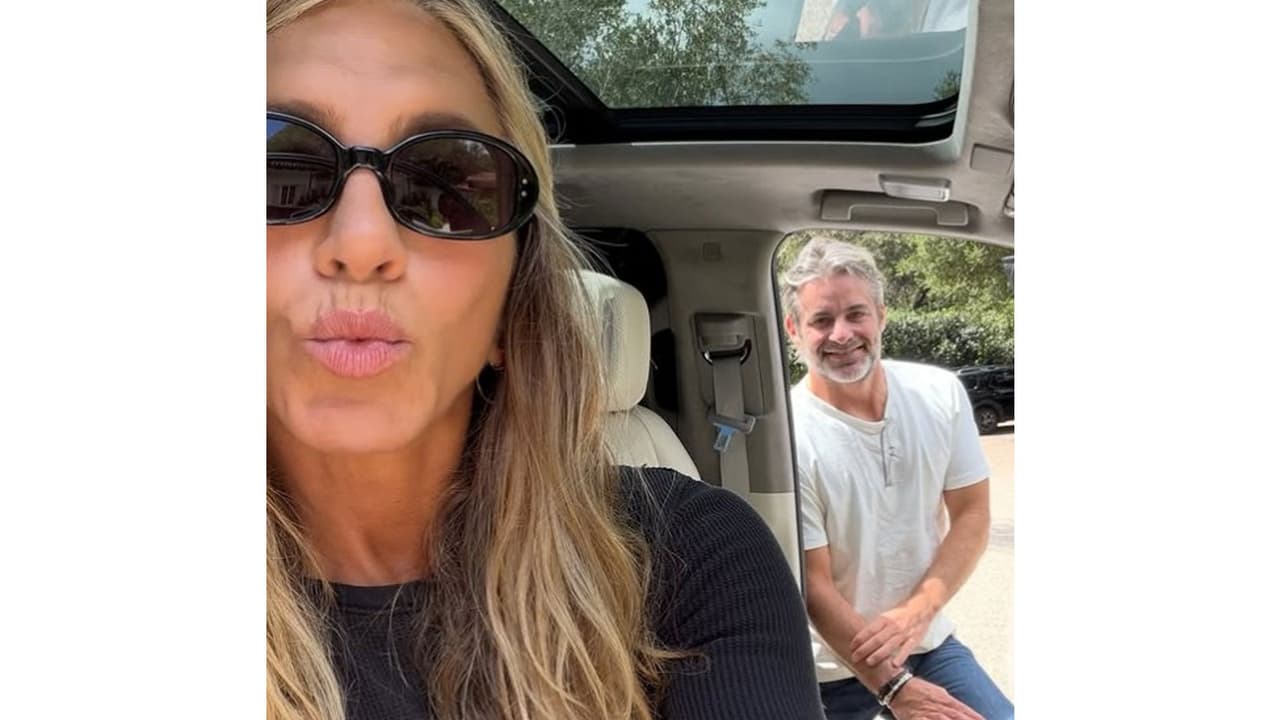 Jennifer Aniston, Jim Curtis (Photo/instagram/@jenniferaniston) Jennifer Aniston, Jim Curtis (Photo/instagram/@jenniferaniston)