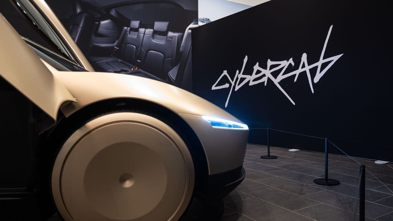 https://stocktwits.com/news articles/markets/equity/tesla cybercab analyst entry point robotaxis bull case/cZYIXPGRJm3 https://stocktwits.com/news articles/markets/equity/tesla cybercab analyst entry point robotaxis bull case/cZYIXPGRJm3