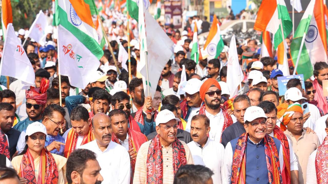 The Sardar@150 National Unity March, organised by MY Bharat under the Ministry of Youth Affairs & Sports, advanced into its fourth day today (Photo/@mansukhmandviya) The Sardar@150 National Unity March, organised by MY Bharat under the Ministry of Youth Affairs & Sports, advanced into its fourth day today (Photo/@mansukhmandviya)