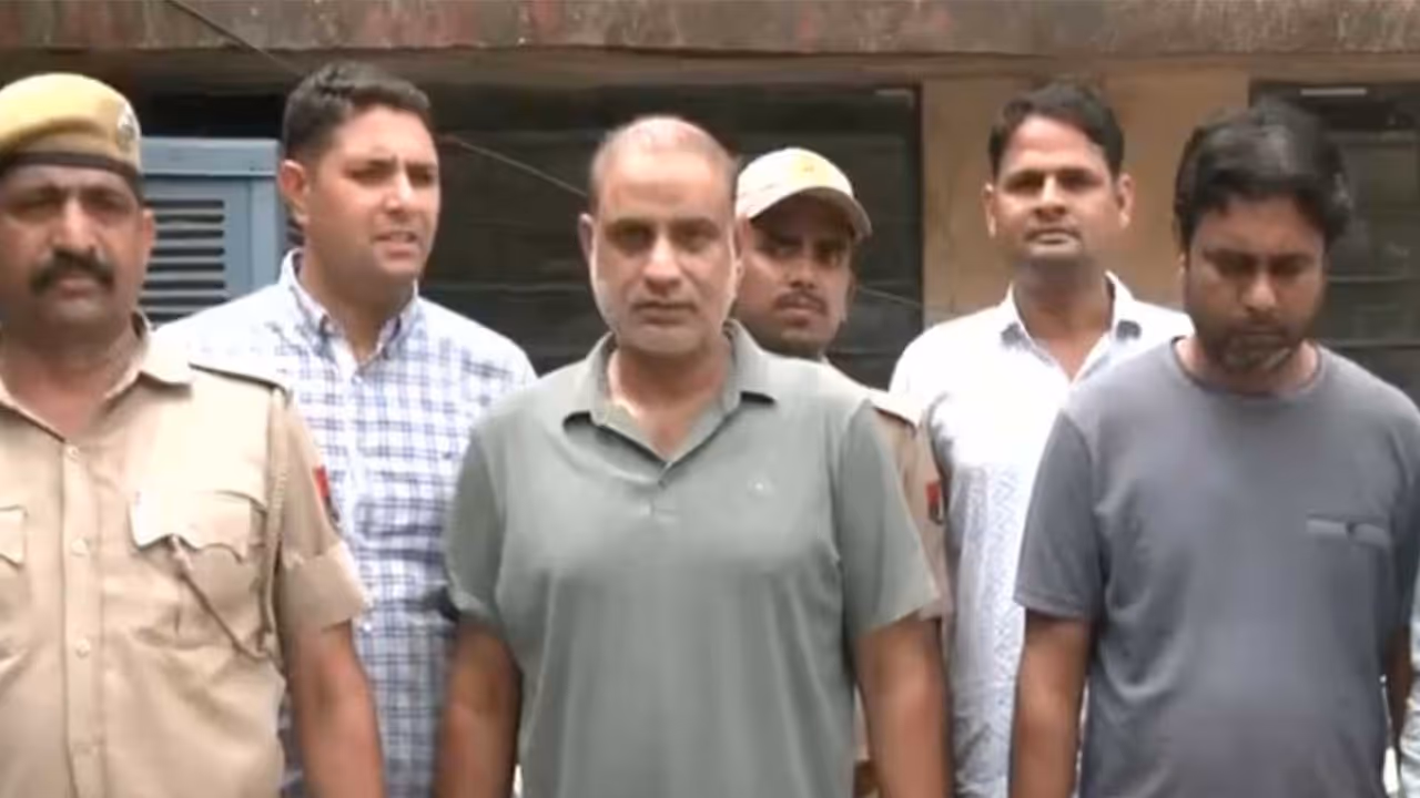 History sheeter Satpal Fauji, associate arrested by Jaipur Police (Photo/ANI) History sheeter Satpal Fauji, associate arrested by Jaipur Police (Photo/ANI)