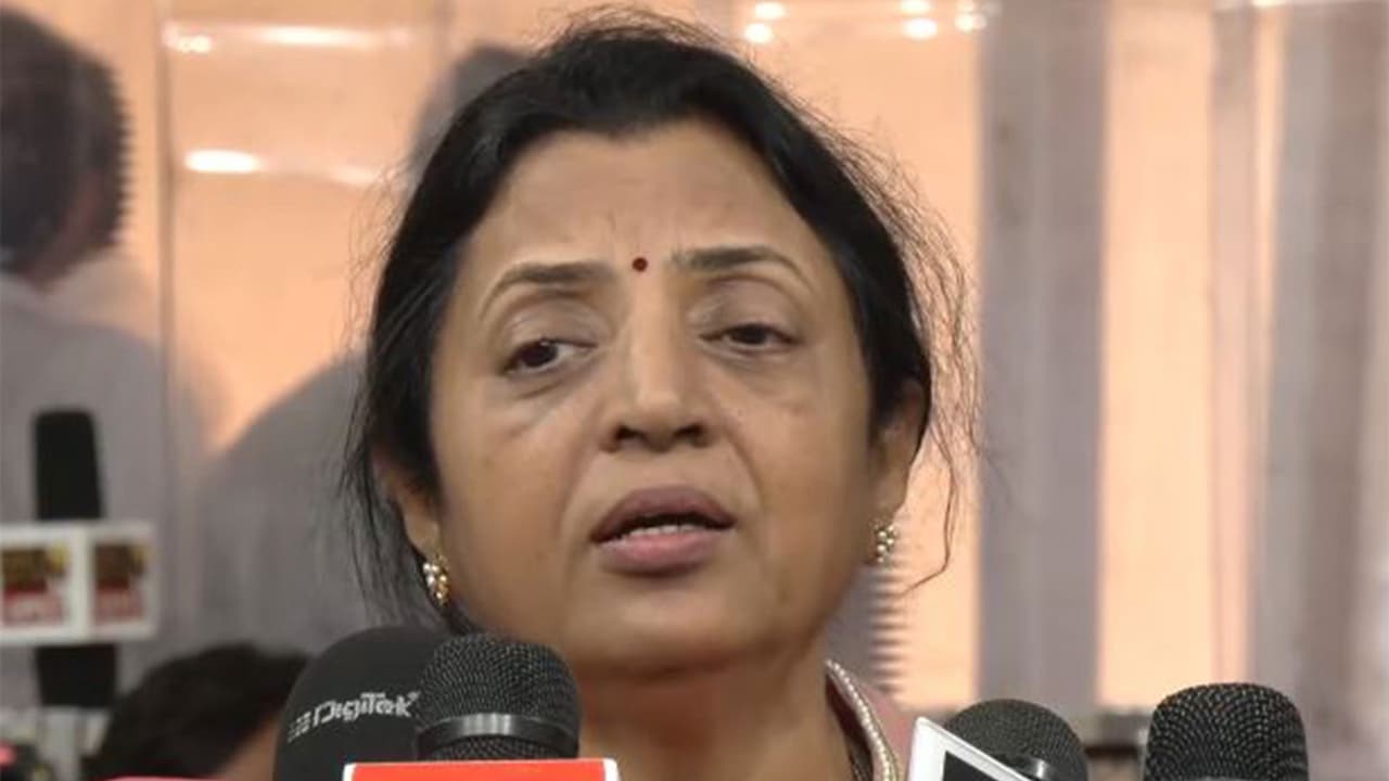 Shiv Sena MLC Manisha Kayande (Photo/ANI) Shiv Sena MLC Manisha Kayande (Photo/ANI)