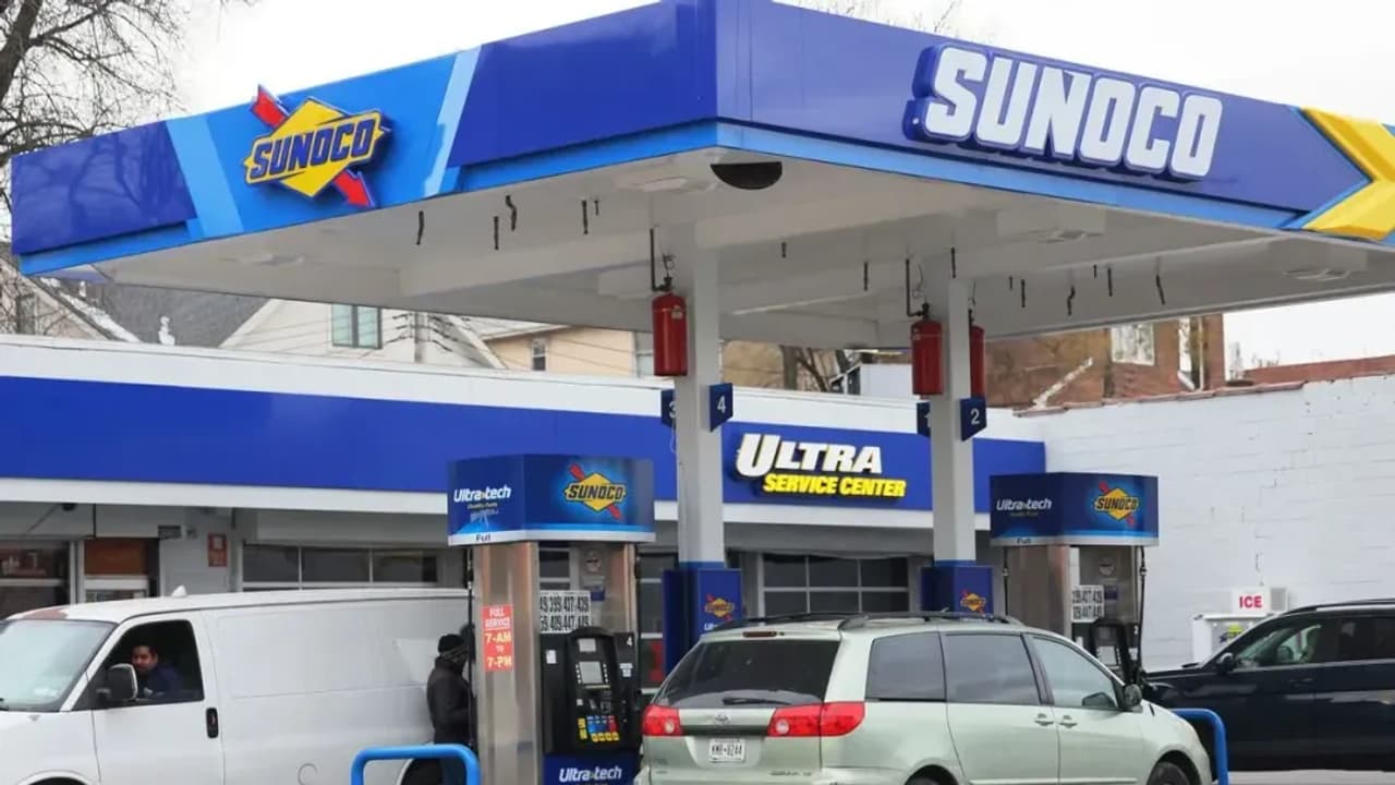 https://stocktwits.com/news articles/markets/equity/sunoco 9 1 billion deal to acquire parkland/chidejBRb14