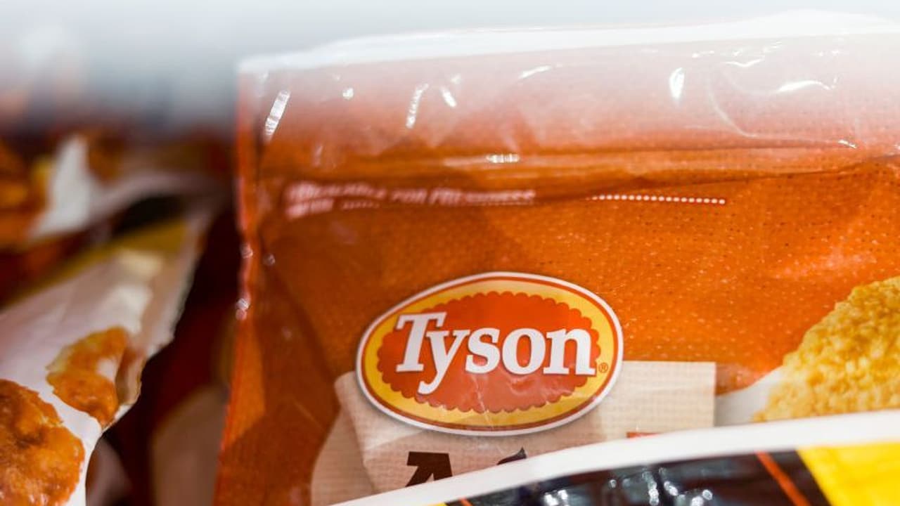 Tyson Foods Stock Get A Boost With Strong Q1 Earnings, Rising Chicken Demand From Diet Focused Consumers: Retail Sentiment Brightens 