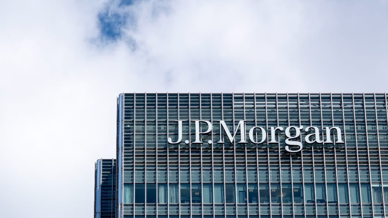 JPMorgan Stock Rises Pre Market On Q4 Earnings Beat: Jamie Dimon Says US Economy Resilient But 2 Risks Remain JPMorgan Stock Rises Pre Market On Q4 Earnings Beat: Jamie Dimon Says US Economy Resilient But 2 Risks Remain