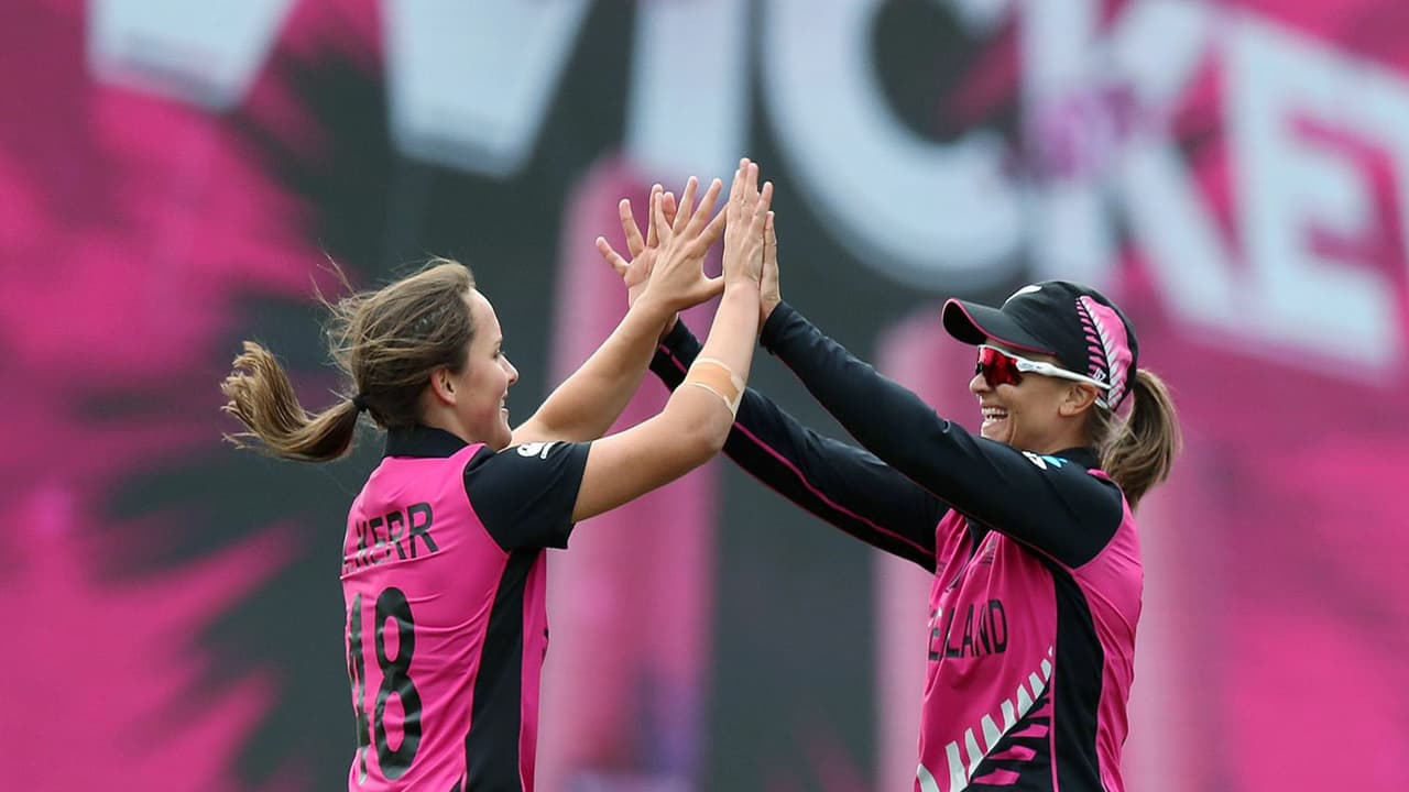 Amelia Kerr (left) (Photo: ANI/ ICC) Amelia Kerr (left) (Photo: ANI/ ICC)