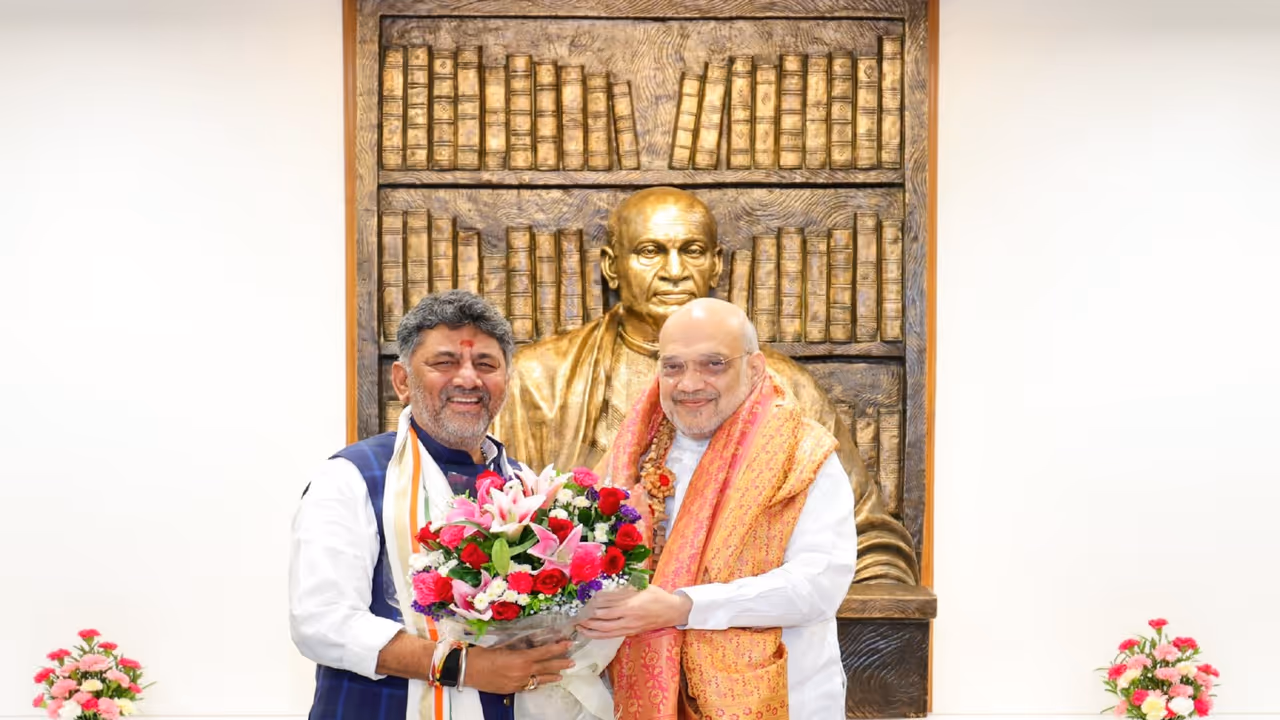 Karnataka Chief Minister DK Shivakumar with Union Home Minister Amit Shah (Photo/x/@HMOIndia) Karnataka Chief Minister DK Shivakumar with Union Home Minister Amit Shah (Photo/x/@HMOIndia)