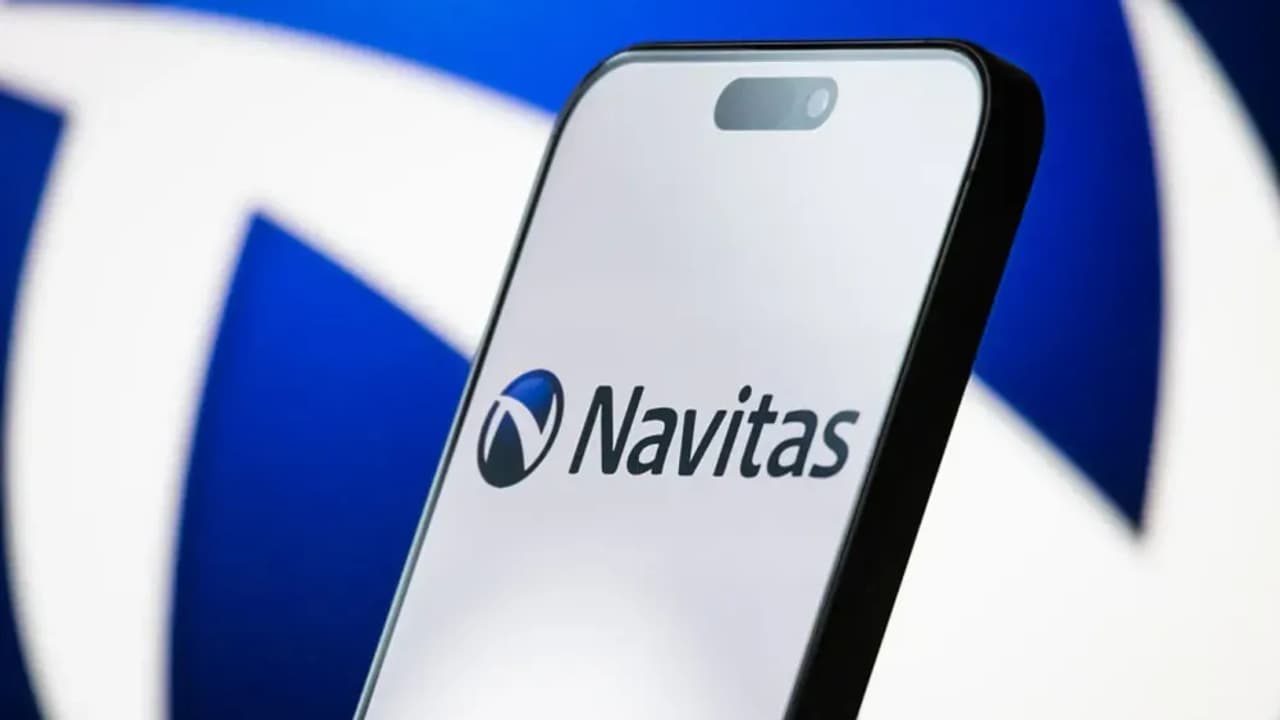 https://stocktwits.com/news articles/markets/equity/craig hallum flags caution on navitas share price jump says stock is getting ahead of itself/ch6mAvlR3mn