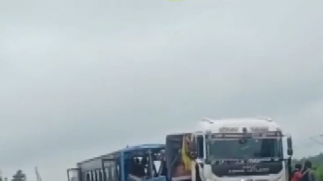 4 killed, 29 injured in bus lorry collision in Maynaguri (Photo/ANI) 4 killed, 29 injured in bus lorry collision in Maynaguri (Photo/ANI)