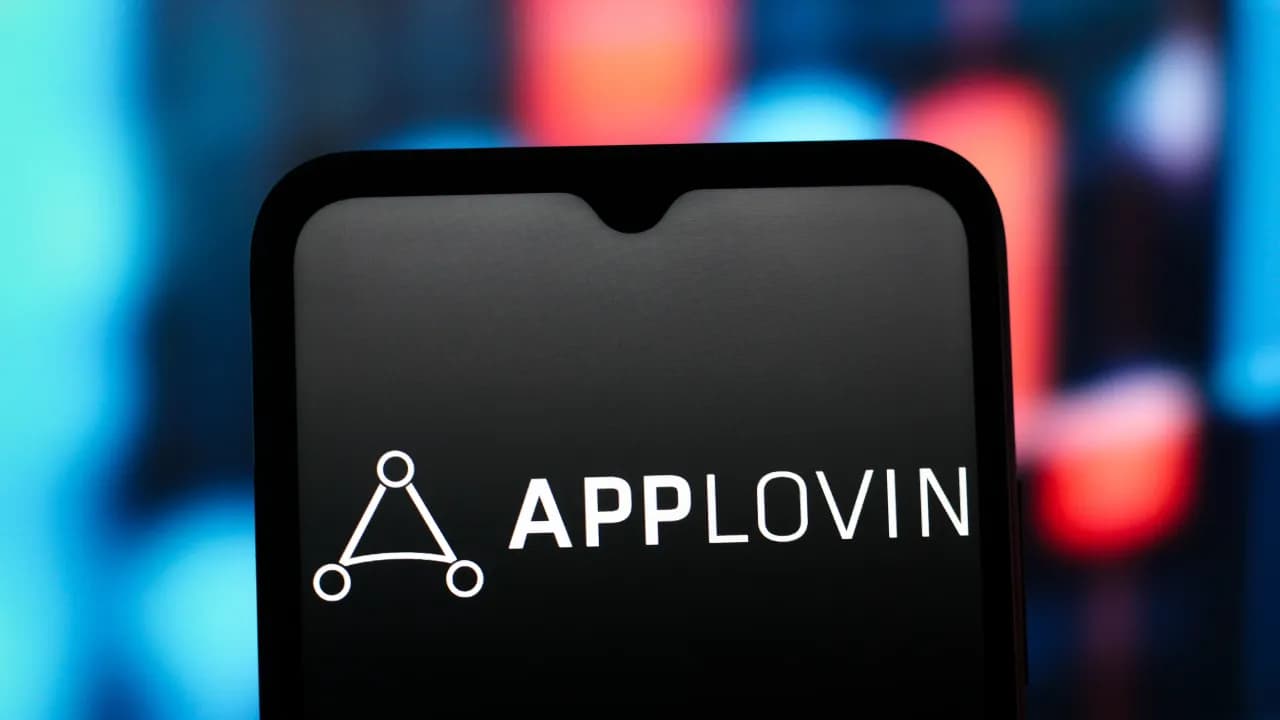 https://stocktwits.com/news articles/markets/equity/app stock heads 52 week low wall street warns applovin growth plateauing/cZoJvpARJ79 https://stocktwits.com/news articles/markets/equity/app stock heads 52 week low wall street warns applovin growth plateauing/cZoJvpARJ79
