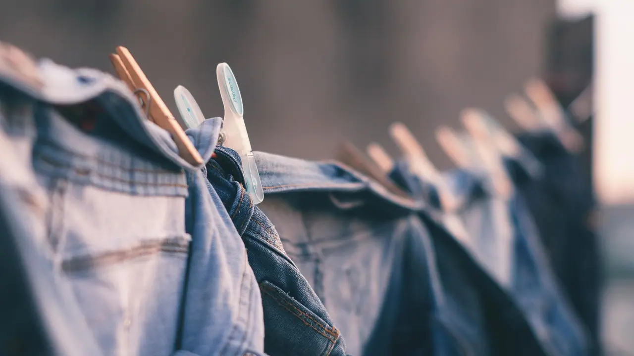 PDD Holdings Stock Falls Amid USPS Parcel Ban On Small Packages From China, Regulatory Scrutiny: Retail’s Downbeat PDD Holdings Stock Falls Amid USPS Parcel Ban On Small Packages From China, Regulatory Scrutiny: Retail’s Downbeat