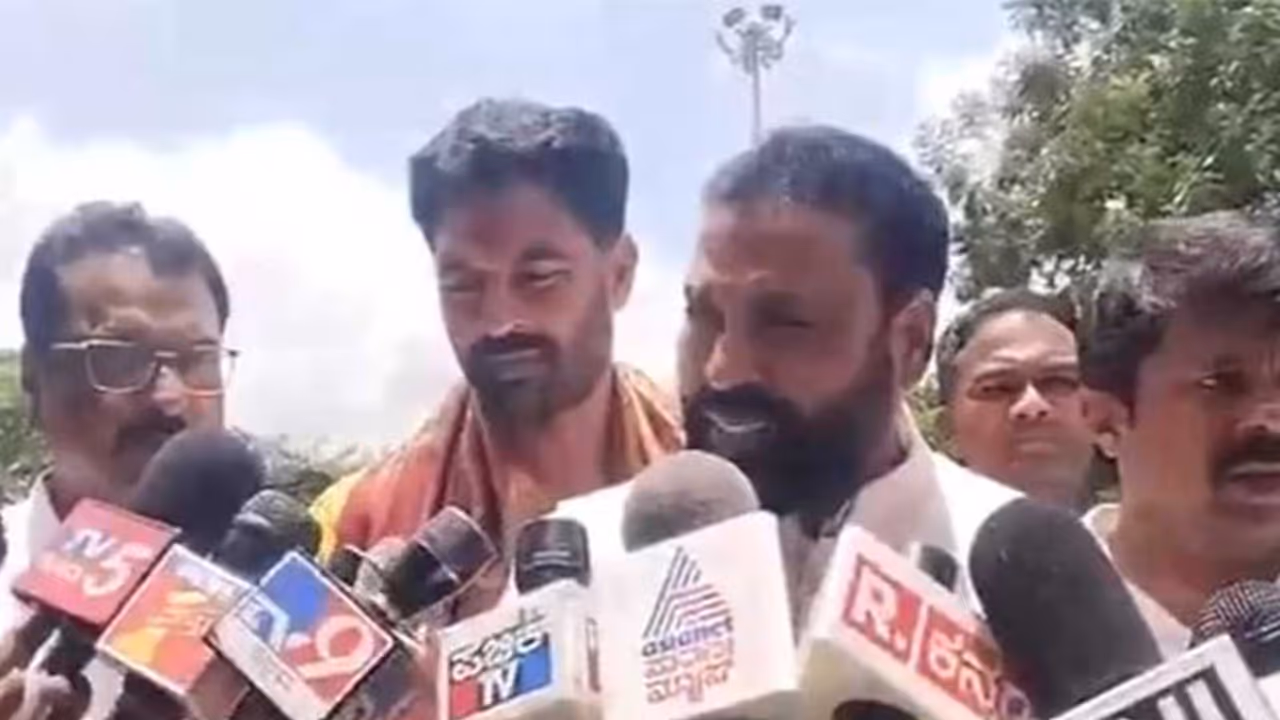 BJP Leader B Sriramulu (Photo/ANI) BJP Leader B Sriramulu (Photo/ANI)