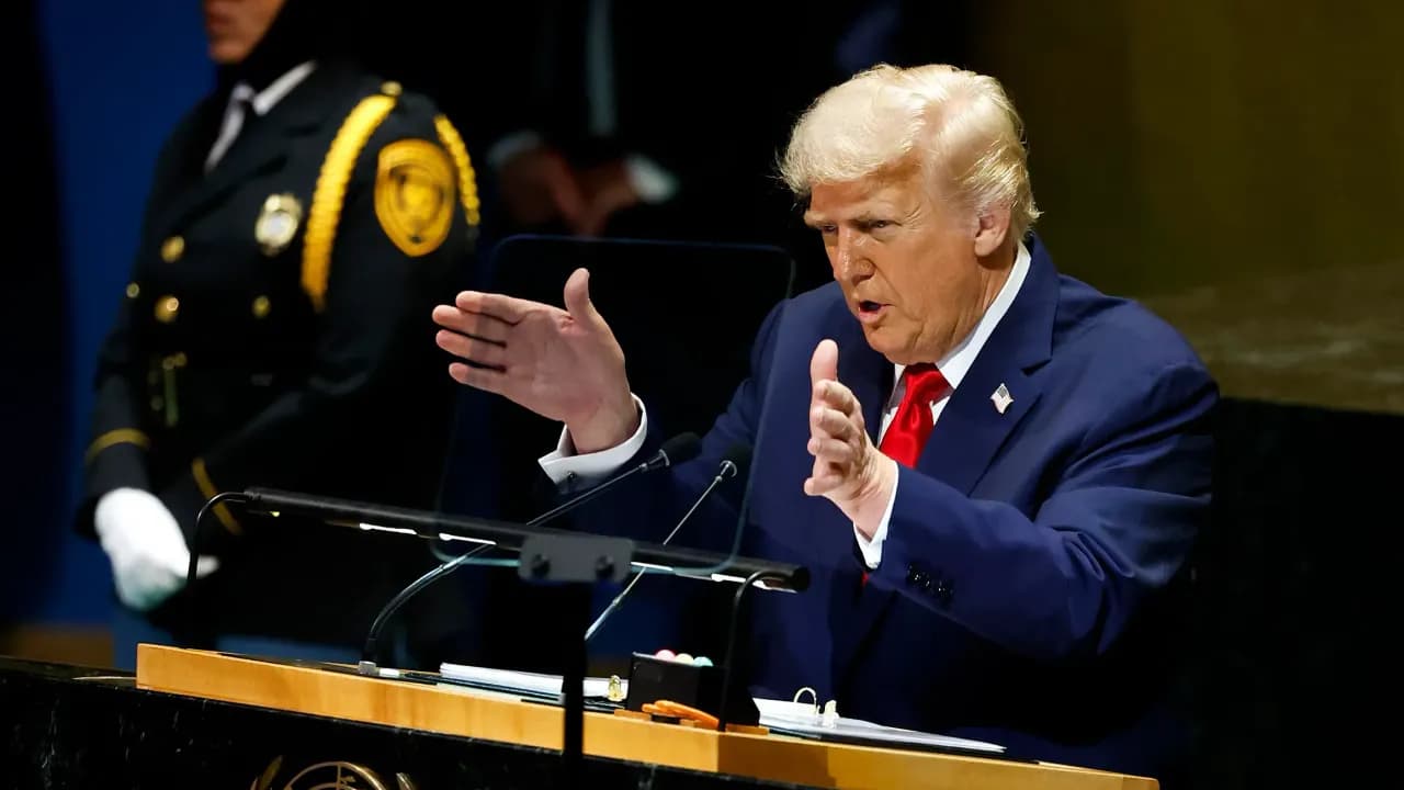 https://stocktwits.com/news articles/markets/equity/trump warns of us tariffs on russia without ukraine war deal calls on europe to join/chDhCT3R35A